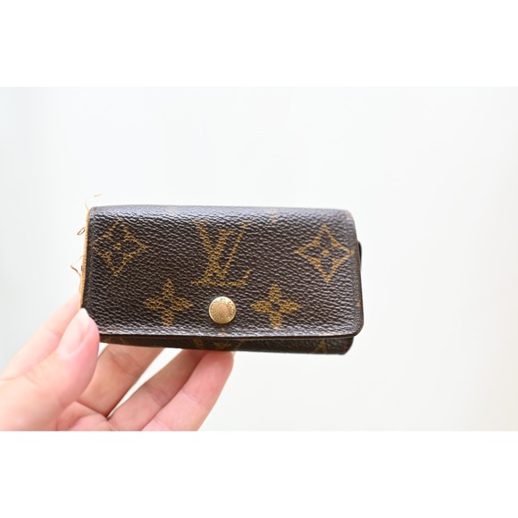 Louis Vuitton Accessories - Louis Vuitton Monogram 4 Key Holder Brown Leather Vintage Made in France